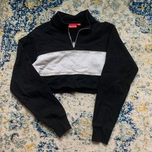 SUPREME cropped 1/2 zip sweater